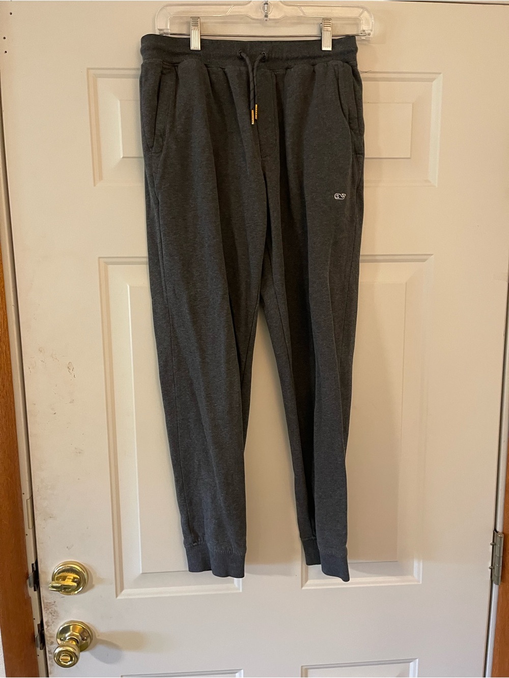 Vineyard Vines XL Gray Sweatpants
Active wear drawstring